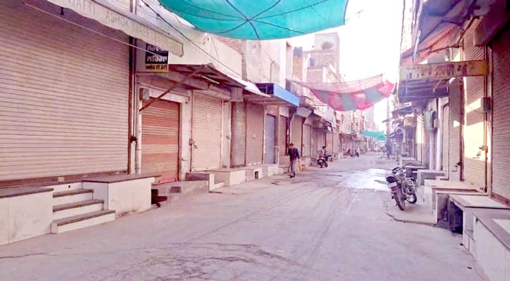 Jalalabad Shopkeepers go on a complete strike against police performance